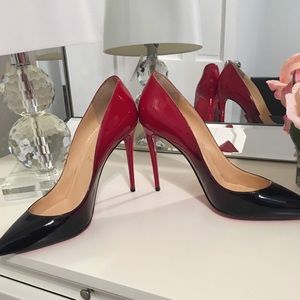 Like new with box dust bag only worn once.